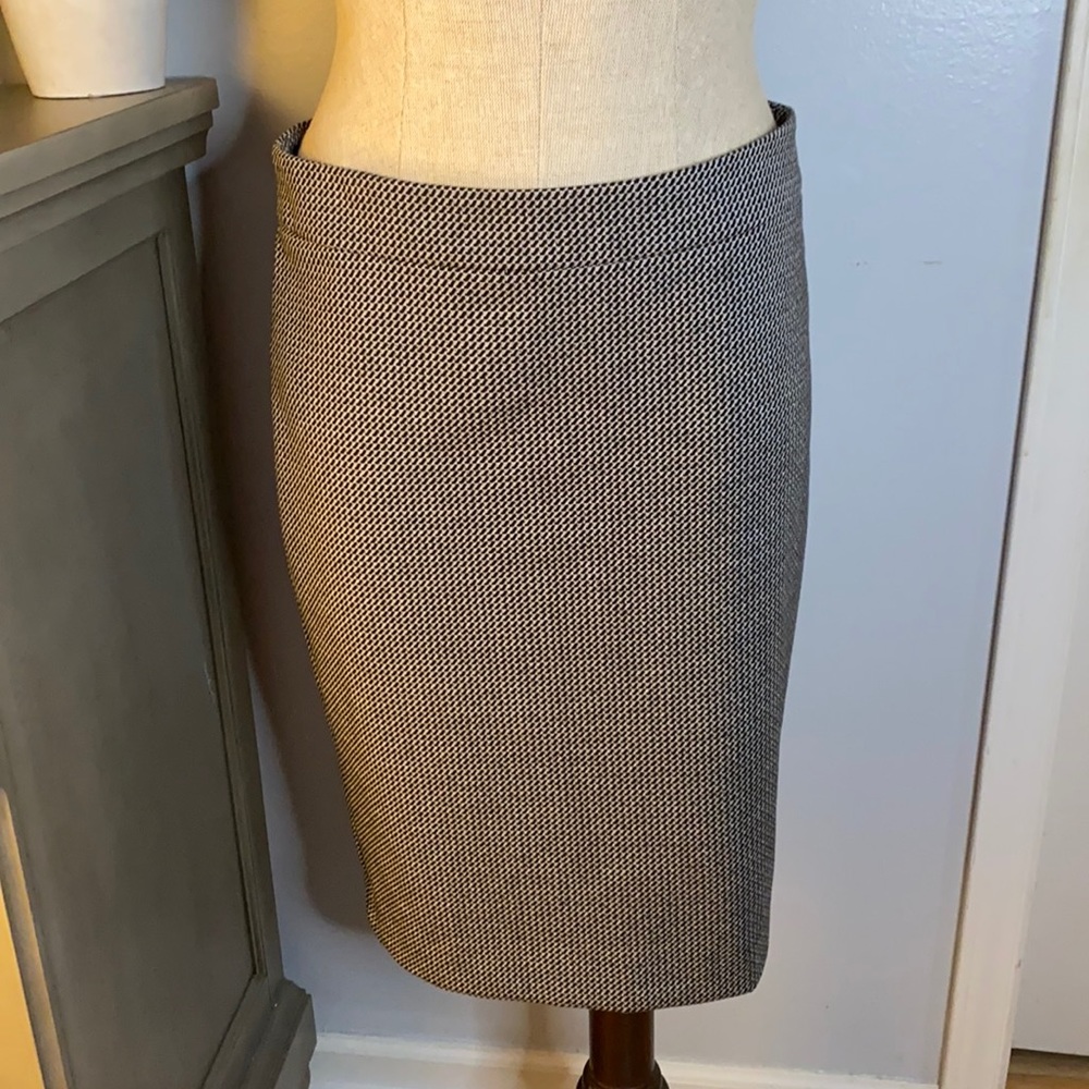 Ann Taylor size 6 pencil skirt